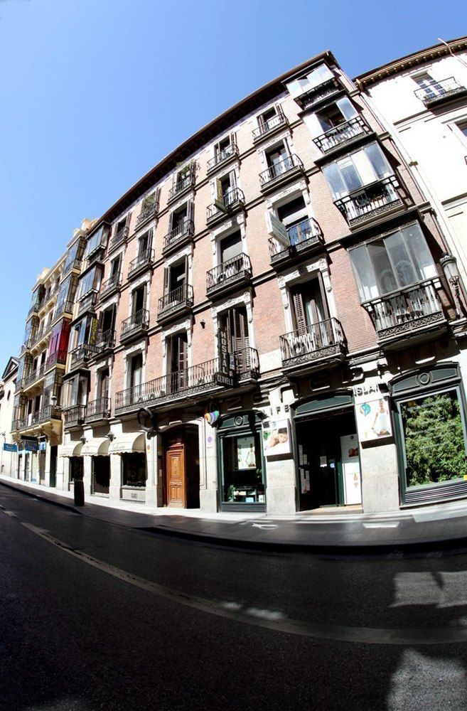 Hostal Cervelo Hotel Madrid Exterior photo